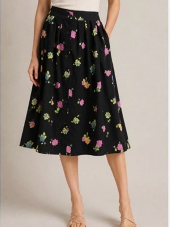 Modcloth Dresses & Skirts - ModCloth women’s Black Midi Skirt Floral Print Buttons in front size 12